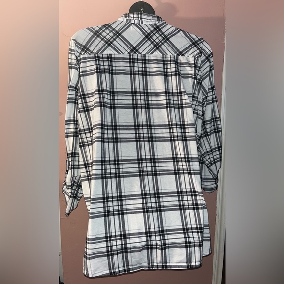 New York Laundry plus size 3X Plaid Roll-Tab Henley popover Button Top blouse - Picture 2 of 7